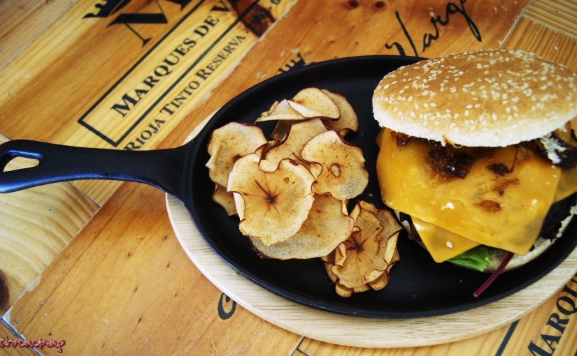 Hamburguesas de morcilla y ‘chips’ de manzana