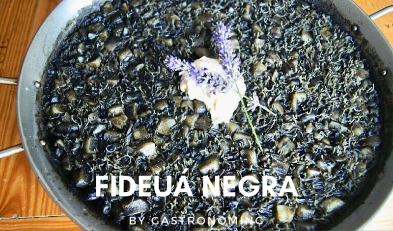 Fideuá negra