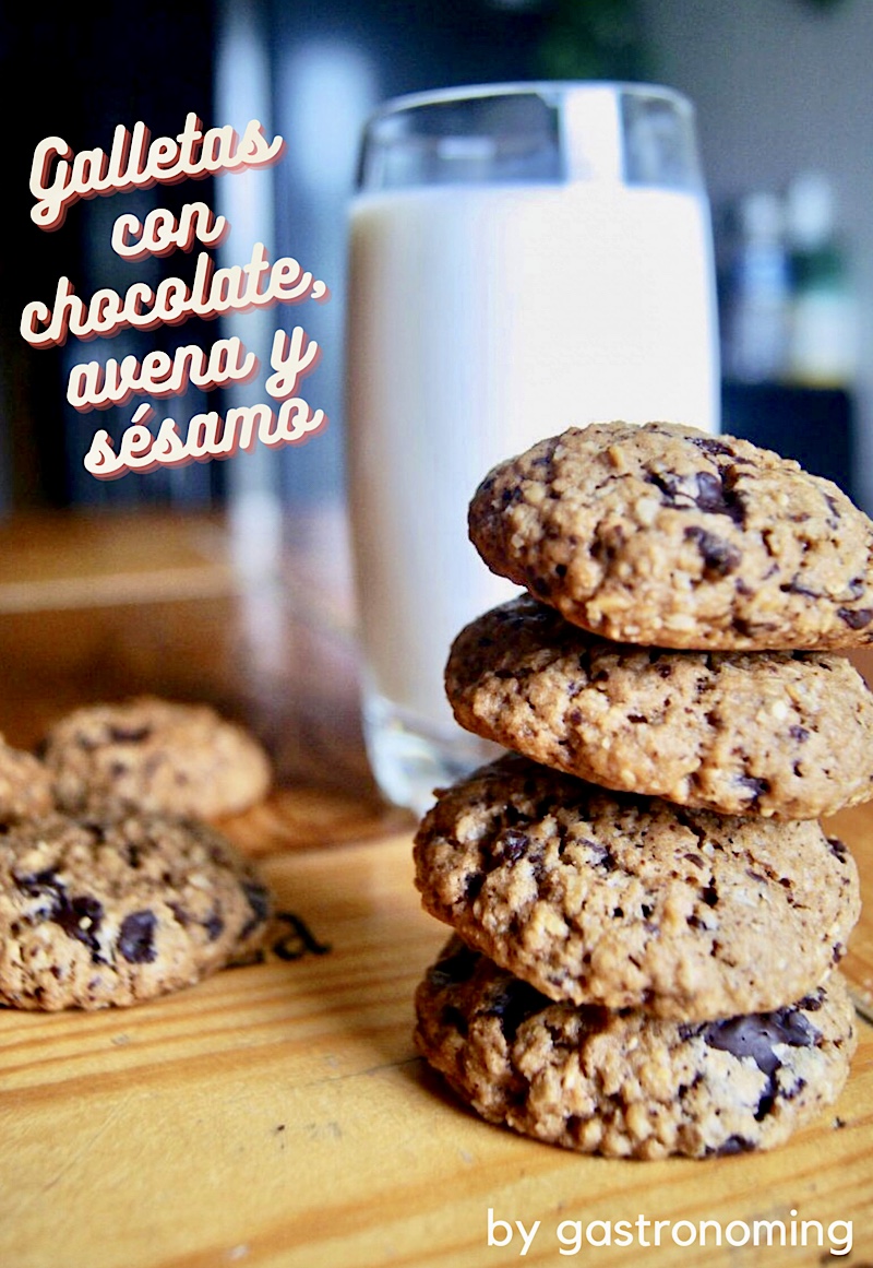 Galletas con chocolate, avena y sésamo