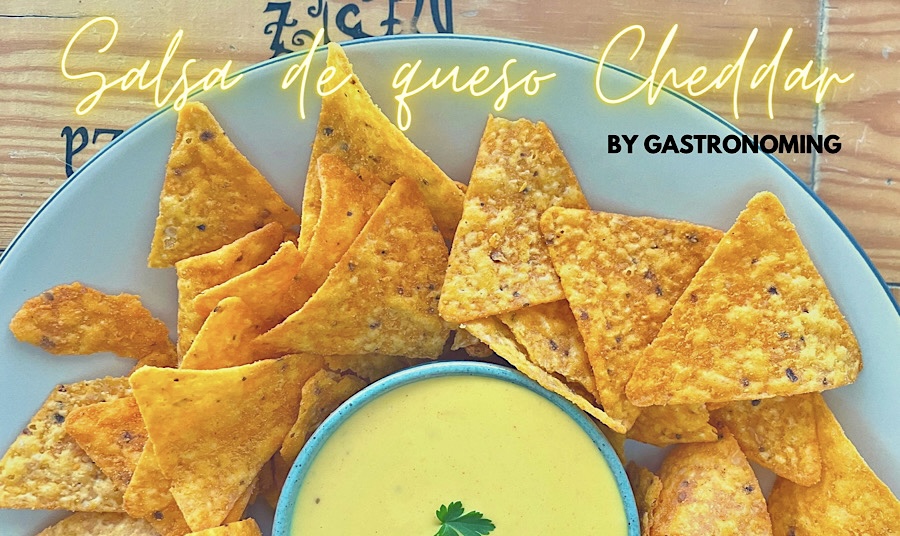 Salsa de queso Cheddar, la salsa definitiva para “dipear”