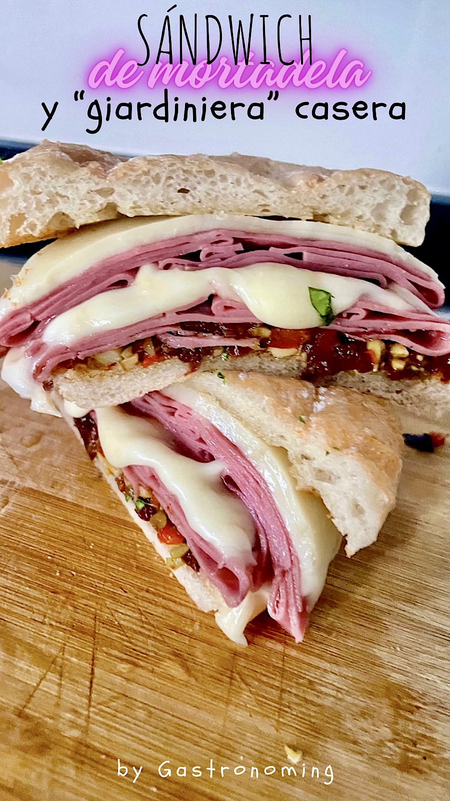 Sándwich de mortadela y «giardiniera» casera