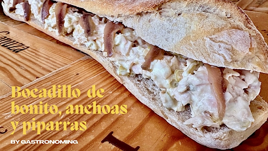 Bocadillo donostiarra de bonito, anchoas y piparras