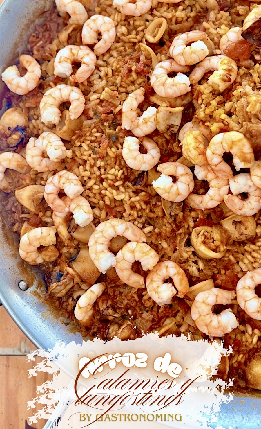 Arroz de calamares y langostinos, infaltable en tu recetario