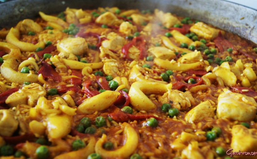 Arroz con pollo y sepia